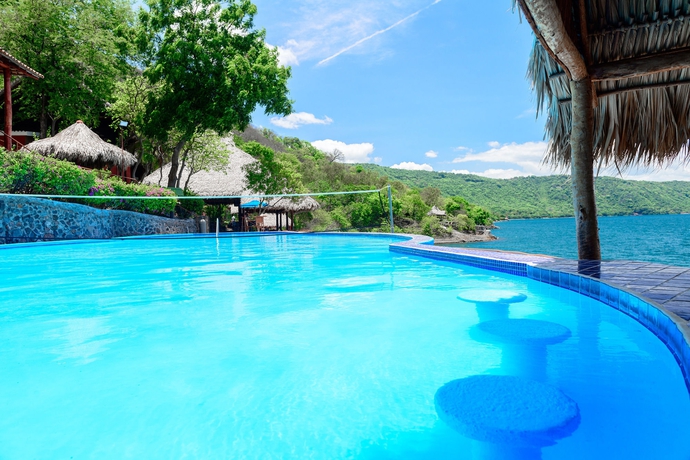 Imagen de la piscina del Hotel Apoyo Resort and Conference Center. Foto 15