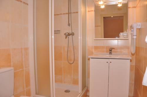 Imagen de la habitación del Hotel Appart Lou Castelet. Foto 12
