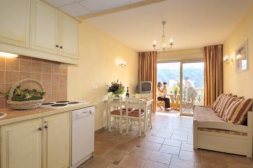 Imagen de la habitación del Hotel Appart Lou Castelet. Foto 14