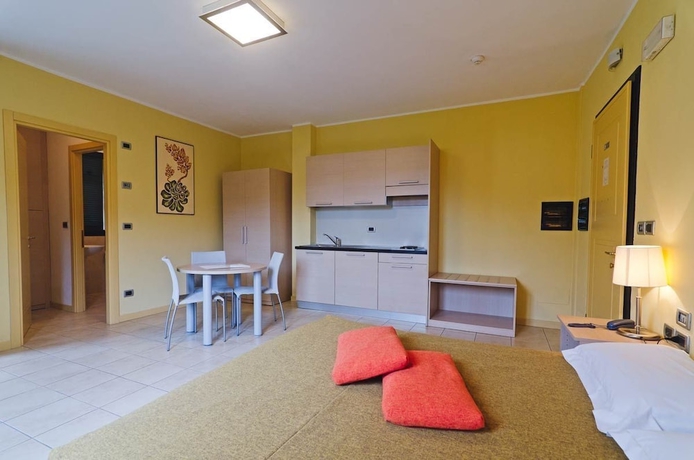 Imagen de la habitación del Hotel Appartamenti Castellaro. Foto 8