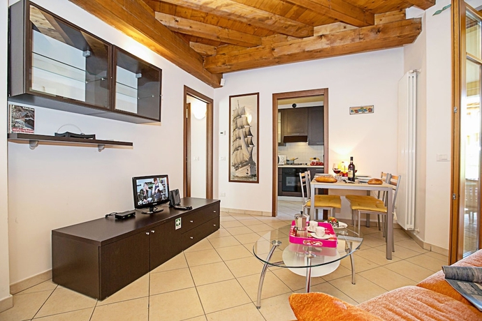 Imagen de la habitación del Hotel Appartamento Patrizia Manerba Resort. Foto 9