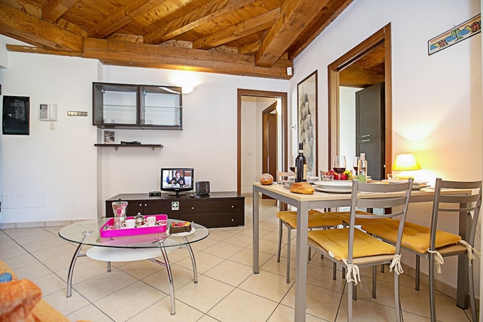 Imagen de la habitación del Hotel Appartamento Patrizia Manerba Resort. Foto 10