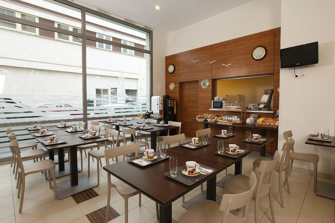 Imagen del bar/restaurante del Hotel Appart'city Confort Paris Clichy Mairie. Foto 3