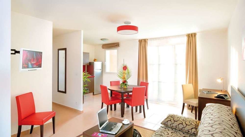 Imagen de los interiores del Hotel Appart'city Confort St Quentin En Yvelines - Bois D'arcy. Foto 12