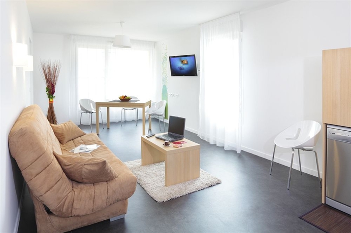 Imagen de los interiores del Hotel Appart'city Confort Tours. Foto 12