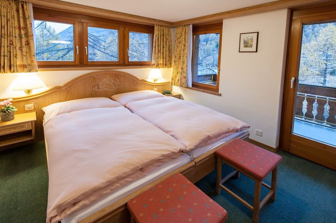 Imagen de la habitación del Hotel Appartements Zermatt Paradies. Foto 8