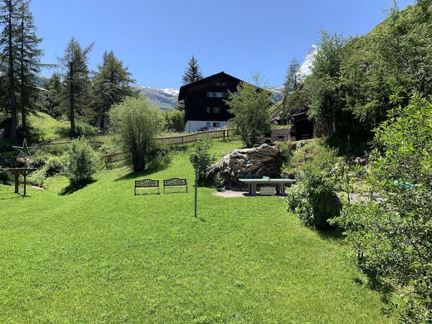 Imagen de los exteriores del Hotel Appartements Zermatt Paradies. Foto 18