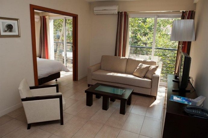 Imagen de los interiores del Hotel Appart'h&ocirc;tel La Villa Carnot Cannes. Foto 10