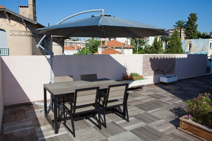 Imagen de los exteriores del Hotel Appart'h&ocirc;tel La Villa Carnot Cannes. Foto 6
