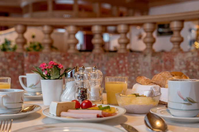 Imagen del bar/restaurante del Hotel Apparthotel Garni Nevada. Foto 7