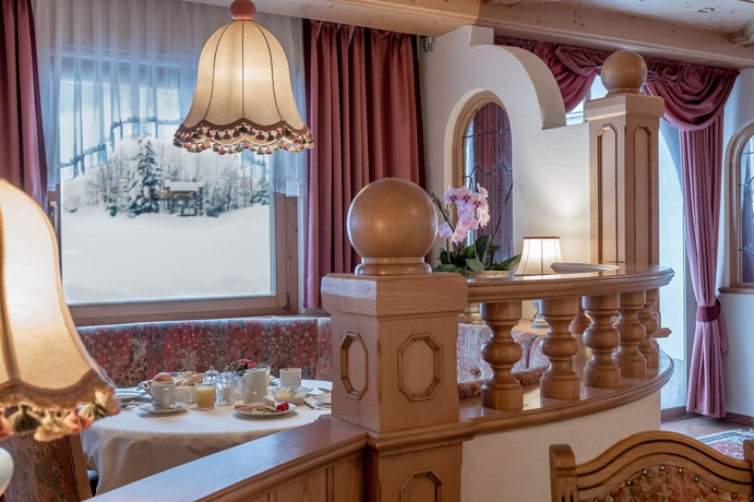 Imagen del bar/restaurante del Hotel Apparthotel Garni Nevada. Foto 8