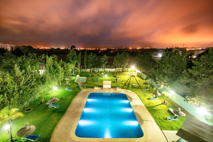 Imagen de la piscina del Hotel Appart-hotel Riviera Beach Cabo Negro. Foto 16