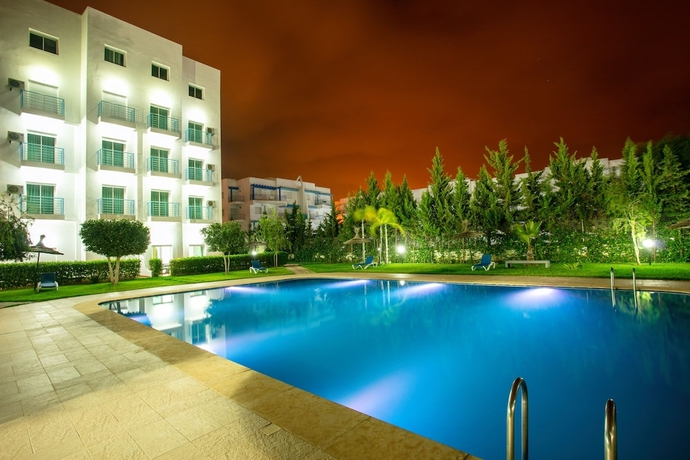 Imagen de la piscina del Hotel Appart-hotel Riviera Beach Cabo Negro. Foto 17