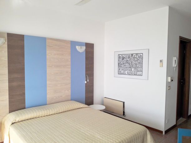 Imagen de la habitación del Hotel Apparthotel San Sivino. Foto 3
