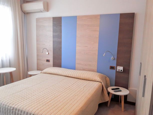 Imagen de la habitación del Hotel Apparthotel San Sivino. Foto 5