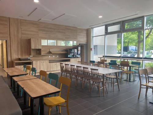 Imagen del bar/restaurante del Hotel Apparthotel Torcy. Foto 2