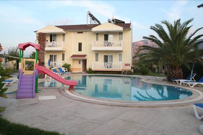 Imagen de la piscina del Hotel Appartment Mavikosk. Foto 15