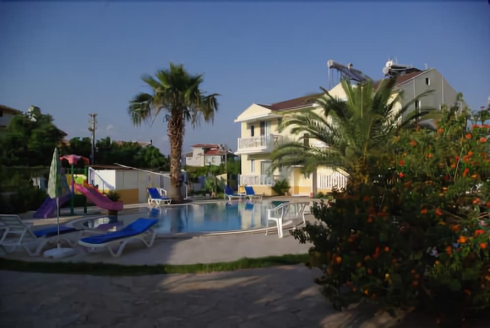 Imagen de la piscina del Hotel Appartment Mavikosk. Foto 17