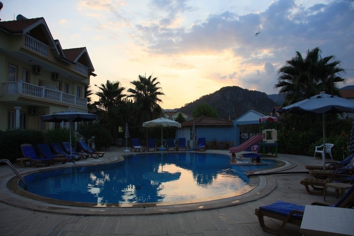 Imagen de la piscina del Hotel Appartment Mavikosk. Foto 19