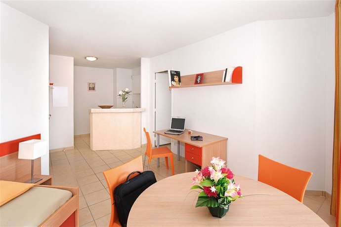 Imagen de los interiores del Hotel Appart’city Classic Aix En Provence – La Duranne. Foto 7