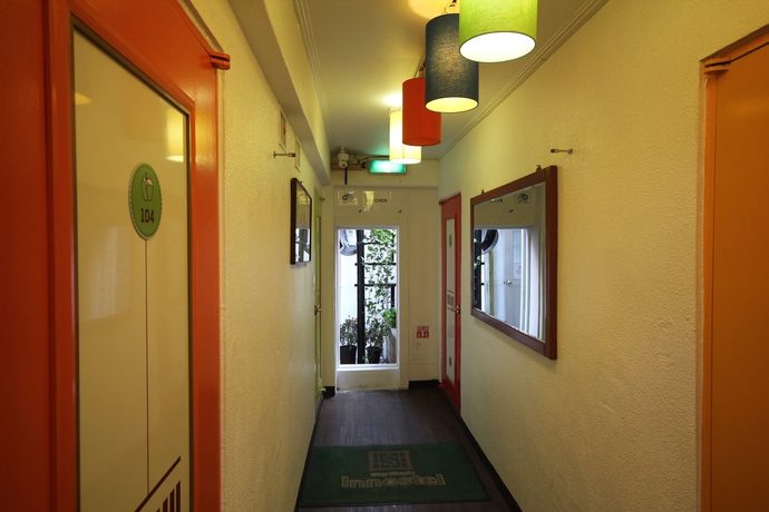 Imagen de los interiores del Hotel Apple Backpackers. Foto 15