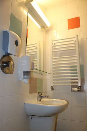 Imagen de la habitación del Hotel Apple Economy. Foto 16