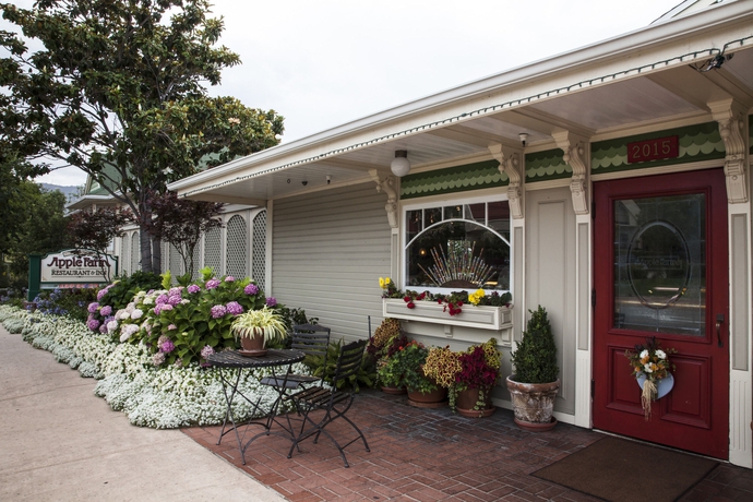 Imagen de los exteriores del Hotel Apple Farm. Foto 13