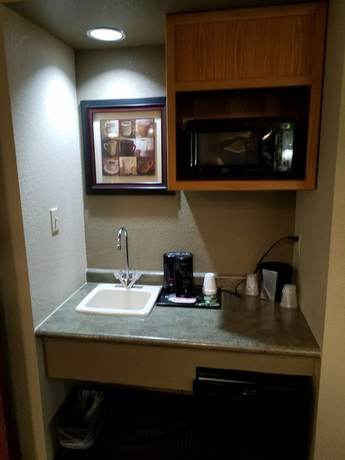 Imagen de la habitación del Hotel Apple Tree Inn And Suites. Foto 12