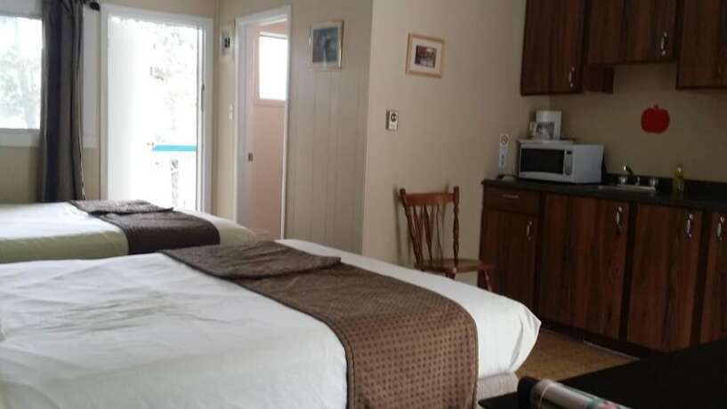 Imagen general del Hotel Apple Tree Inn, Radium Hot Springs. Foto 4