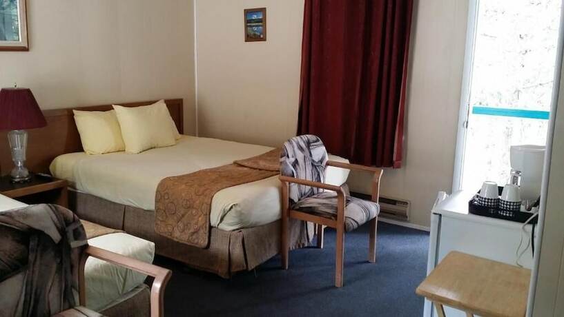 Imagen general del Hotel Apple Tree Inn, Radium Hot Springs. Foto 7