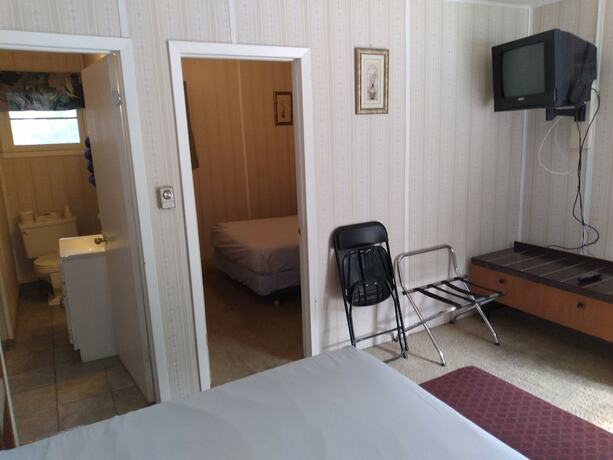 Imagen de la habitación del Hotel Apple Tree Inn, Radium Hot Springs. Foto 13