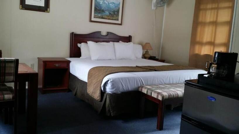 Imagen de la habitación del Hotel Apple Tree Inn, Radium Hot Springs. Foto 17