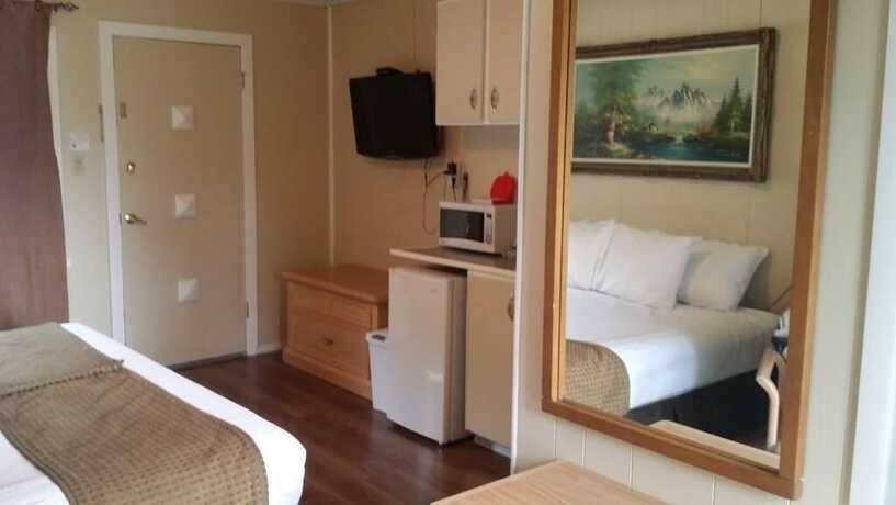 Imagen general del Hotel Apple Tree Inn, Radium Hot Springs. Foto 9