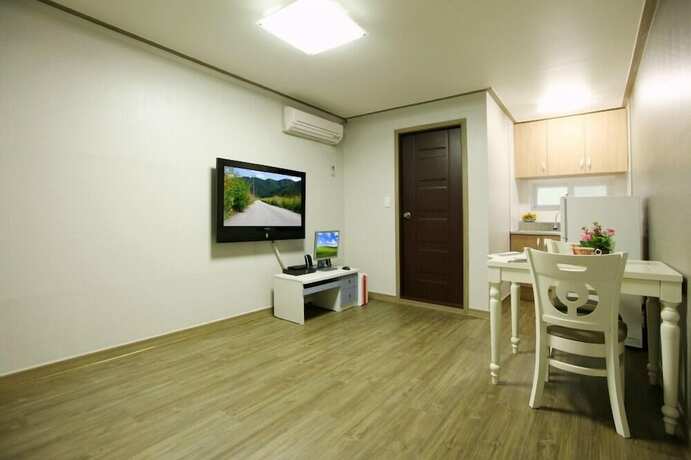 Imagen de la habitación del Hotel Apple farm stay. Foto 17