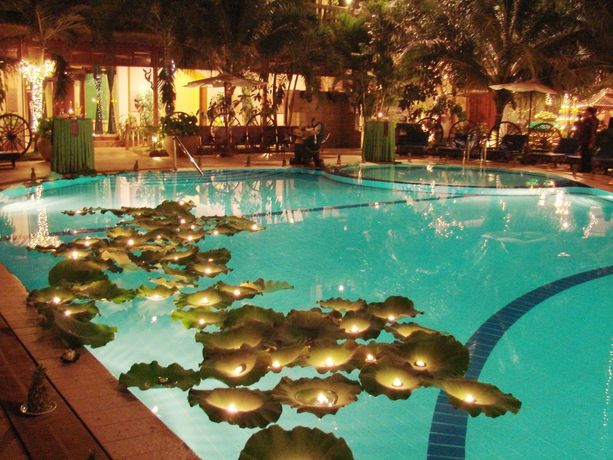 Imagen de la piscina del Hotel Apsara Angkor Resort and Conference. Foto 15