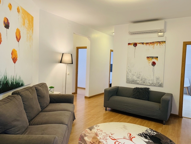 Imagen de la habitación del Hotel Aptbcn Super Balmes. Foto 7