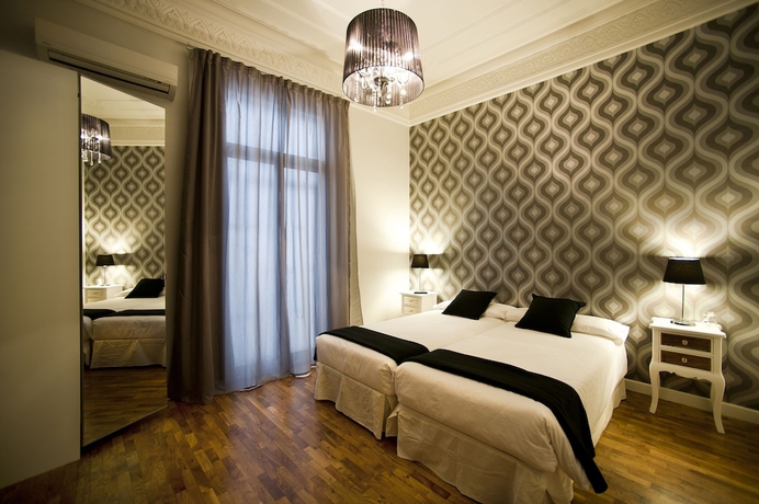 Imagen de la habitación del Hotel Aptbcn Super Balmes. Foto 10