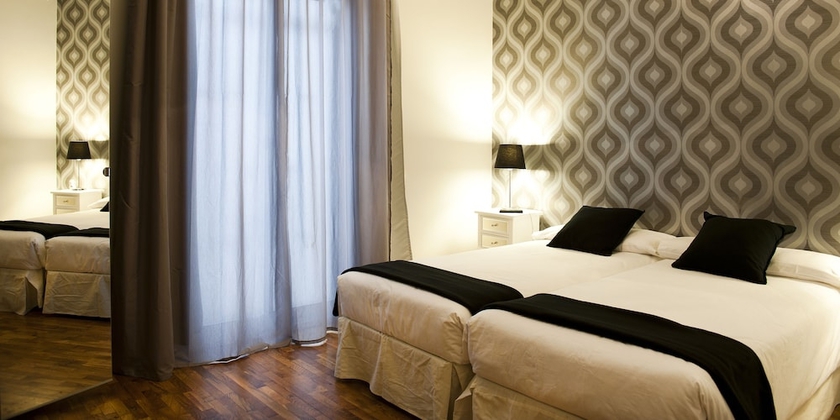 Imagen general del Hotel Aptbcn Super Balmes. Foto 1