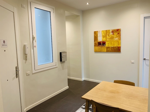 Imagen de los interiores del Hotel Aptbcn Super Balmes. Foto 16