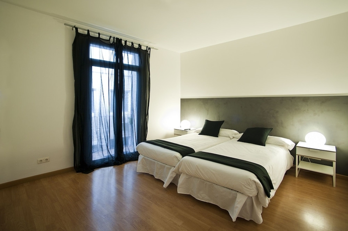 Imagen de la habitación del Hotel Aptbcn Super Balmes. Foto 13