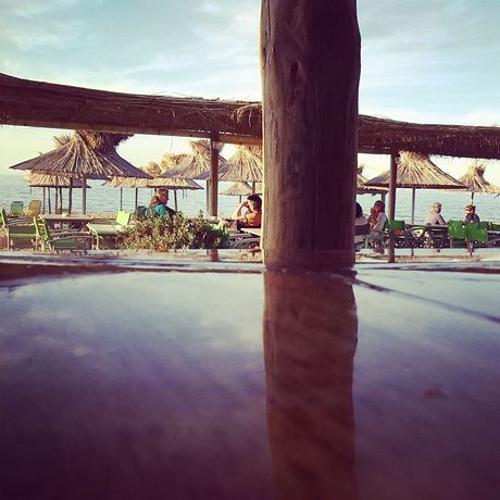 Imagen de los exteriores del Hotel Aptera Beach. Foto 8