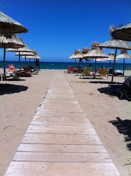 Imagen de los exteriores del Hotel Aptera Beach. Foto 13