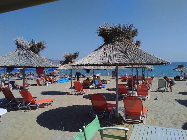 Imagen de los exteriores del Hotel Aptera Beach. Foto 14
