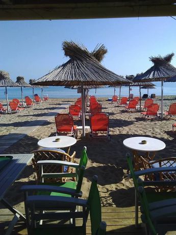 Imagen de los exteriores del Hotel Aptera Beach. Foto 16
