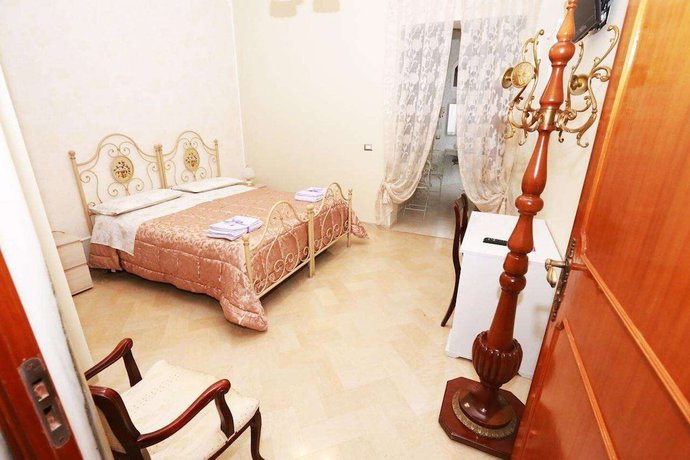 Imagen de la habitación del Hotel Apulia 70 Holidays. Foto 5
