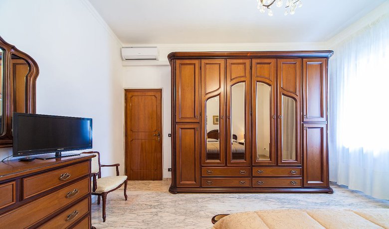 Imagen de la habitación del Hotel Apulia 70 Holidays. Foto 9