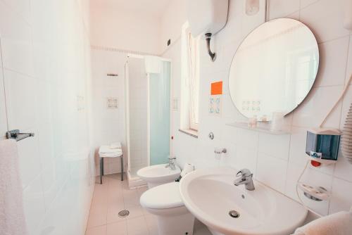 Imagen de la habitación del Hotel Apulia Corigliano Calabro. Foto 7