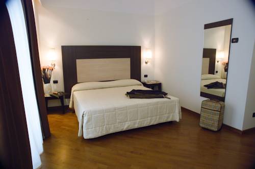 Imagen de la habitación del Hotel Apulia Lucera. Foto 7