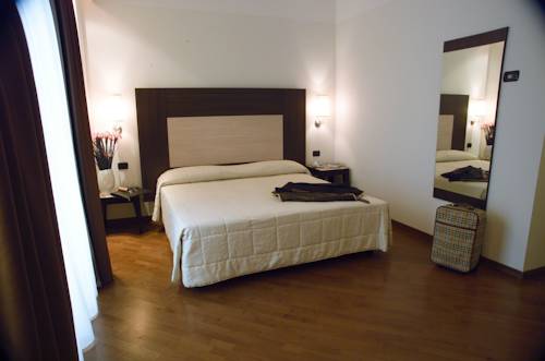 Imagen de la habitación del Hotel Apulia Lucera. Foto 9