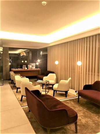 Imagen del bar/restaurante del Hotel Apulia Praia. Foto 2